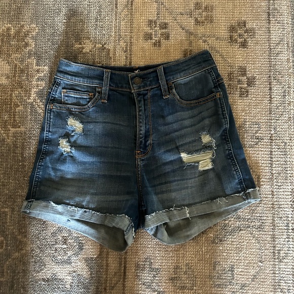 Ultra High-Rise Hollister Denim Short - Picture 1 of 5